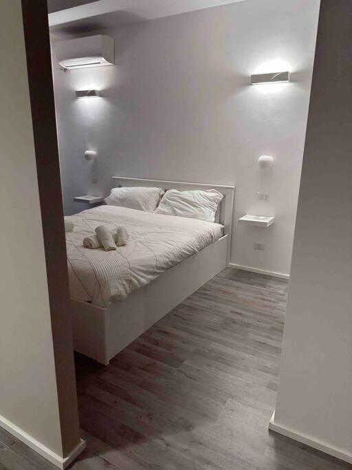 Apartment Cozy Design In Porta Maggiore.