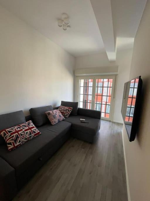 Apartment Cozy Design In Porta Maggiore.
